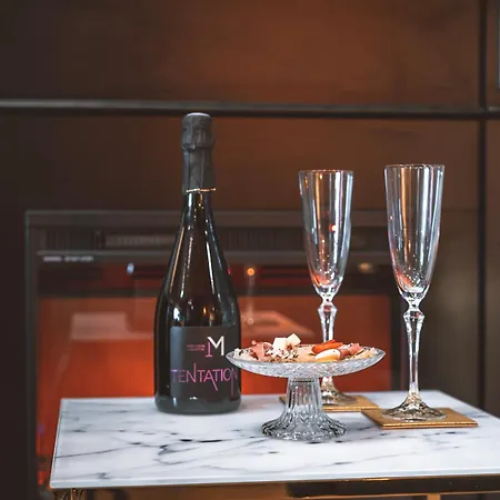 Avec Nage Privatif Et Espace Coquin - Le Secret De L'elixir